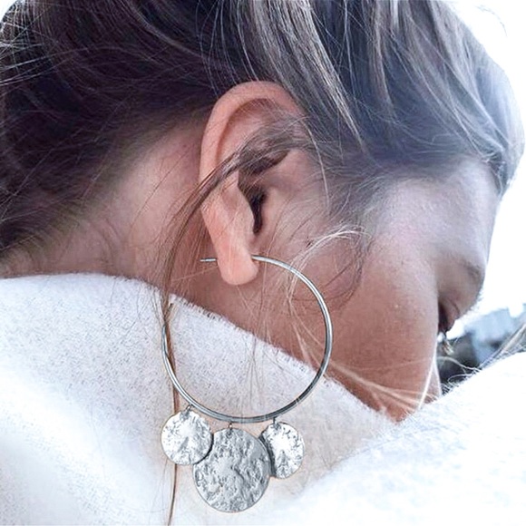 2/$20! Silver 3/4 Hoops Dangling Discs Earrings - Picture 4 of 8